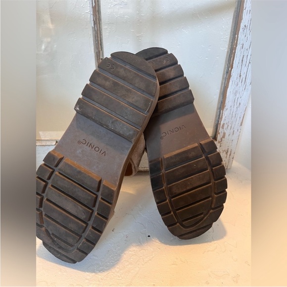 Vionic Sandals - Picture 4 of 4